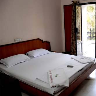 hotel hrushikesh, Shirdi 4